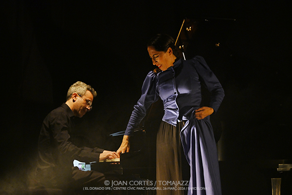 Ana Morales & Jose Carra “Fragilidades” (El Dorado sfb / Centre Cívic Parc Sandaru, 2026-03-26 / Barcelona) Por Joan Cortès [Flamencuras AKA INSTANTZZ AKA Galería fotográfica AKA Fotoblog de jazz, impro… y algo más] - Tomajazz - Ana Morales & Jose Carra “Fragilidades” actuaron en El Dorado sfb de Barcelona, el 26 de marzo de 2026. Joan Cortès lo retrata en las Flamencuras de INSTANTZZ