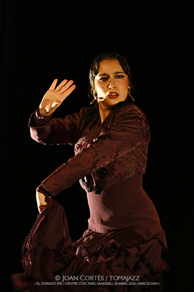 Claudia la Debla (El Dorado sfb / Centre Cívic Parc Sandaru, 2026-04-30 / Barcelona) Por Joan Cortès [Flamencuras AKA INSTANTZZ AKA Galería fotográfica AKA Fotoblog de jazz, impro… y algo más] - Tomajazz - Claudia la Debla actuó en El Dorado sfb de Barcelona, el 30 de abril de 2026. Joan Cortès lo retrata en las Flamencuras de INSTANTZZ. Actuaron Claudia la Debla, David Caro, Manuel de Gines 