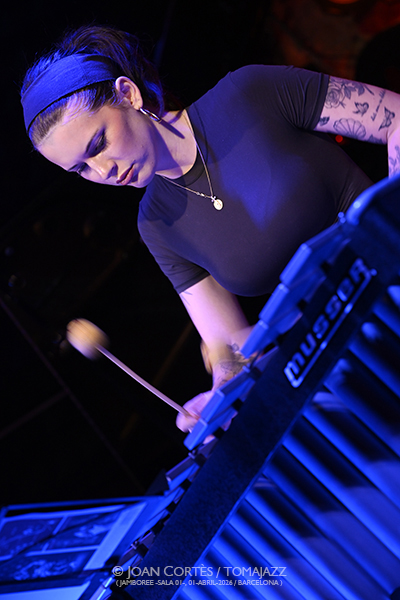 Sasha Berliner Group (Jamboree, 2026-04-01 / Barcelona) Por Joan Cortès [INSTANTZZ AKA Galería fotográfica AKA Fotoblog de jazz, impro… y algo más] - Tomajazz - Sasha Berliner Group actuó en Jamboree, el 1 de abril de 2026. Joan Cortès lo retrata en INSTANTZZ. Sasha Berliner Group son Sasha Berliner, Rasmus Sørensen, Freddie Jensen, Jamie Peet 