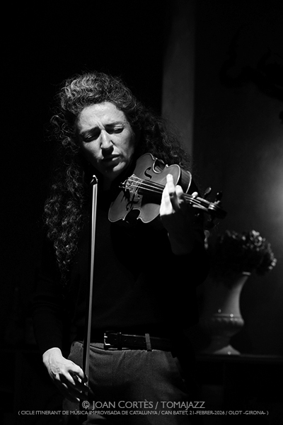 Invierno Femenino 2025-26 [II] Por Joan Cortès [INSTANTZZ AKA Galería fotográfica AKA Fotoblog de jazz, impro… y algo más] - Tomajazz - Un clásico de Joan Cortès en Tomajazz al finalizar cada estación... en esta ocasión, la segunda parte de Invierno Femenino 2025-26. Con imágenes de...
