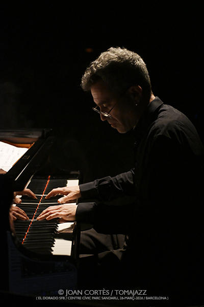 Ana Morales & Jose Carra “Fragilidades” (El Dorado sfb / Centre Cívic Parc Sandaru, 2026-03-26 / Barcelona) Por Joan Cortès [Flamencuras AKA INSTANTZZ AKA Galería fotográfica AKA Fotoblog de jazz, impro… y algo más] - Tomajazz - Ana Morales & Jose Carra “Fragilidades” actuaron en El Dorado sfb de Barcelona, el 26 de marzo de 2026. Joan Cortès lo retrata en las Flamencuras de INSTANTZZ