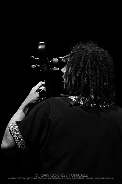 Marco Mezquida Trio “Tàctil” (60 anys Festival Jazz Barcelona / L’Auditori, 2026-04-18 / Barcelona) Por Joan Cortès [INSTANTZZ AKA Galería fotográfica AKA Fotoblog de jazz, impro… y algo más] - Tomajazz - Marco Mezquida Trio “Tàctil” actuó con motivo de los 60 años del Festival de Jazz de Barcelona, el 18 de abril de 2026. Joan Cortès lo retrata en INSTANTZZ. Marco Mezquida Trío son Marco Mezquida, Ma