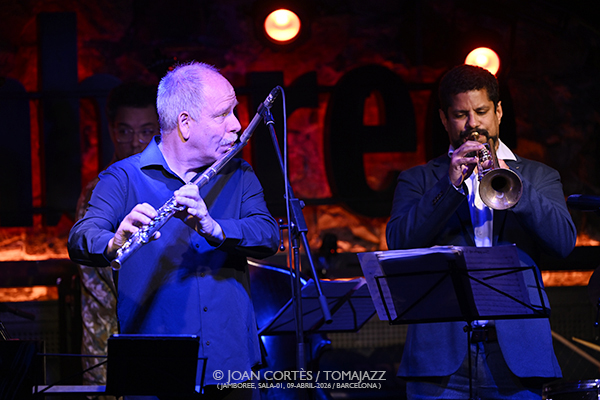 Amina Figarova Sextet (Jamboree, 2026-03-24 / Barcelona) Por Joan Cortès [INSTANTZZ AKA Galería fotográfica AKA Fotoblog de jazz, impro… y algo más] - Tomajazz - Amina Figarova Sextet actuó en Jamboree, Barceloa, el 24 de marzo de 2026. Joan Cortès lo retrata en INSTANTZZ. Amina Figarova Sextet son Amina Figarova, piano Bart Platteau, flautas Yasek Manzano, trompeta y fiscorno Bill Mchenry, saxo tenor Ferenc Nemeth, batería Martin Leiton 