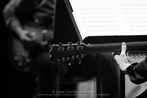 Ches Smith Clone Row (45è Festival Jazz Terrassa / Nova Jazz Cava, 2026-03-19 / Terrassa -Barcelona-) [y II] Por Joan Cortès [INSTANTZZ AKA Galería fotográfica AKA Fotoblog de jazz, impro… y algo más] - Tomajazz - Ches Smith Clone Row participó en el 45è Festival Jazz Terrassa, el 19 de marzo de 2026. Joan Cortès lo retrata en INSTANTZZ. Ches Smith Clone Row son Ches Smith, Mary Halvorson, Liberty Ellman, Nick Dunston 