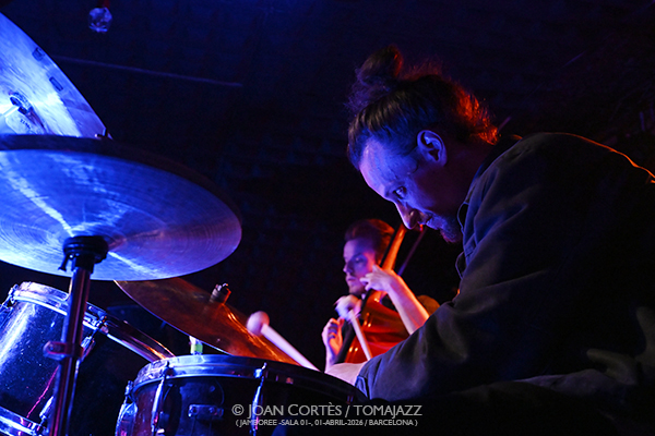 Sasha Berliner Group (Jamboree, 2026-04-01 / Barcelona) Por Joan Cortès [INSTANTZZ AKA Galería fotográfica AKA Fotoblog de jazz, impro… y algo más] - Tomajazz - Sasha Berliner Group actuó en Jamboree, el 1 de abril de 2026. Joan Cortès lo retrata en INSTANTZZ. Sasha Berliner Group son Sasha Berliner, Rasmus Sørensen, Freddie Jensen, Jamie Peet 