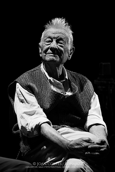 Arnau Obiols “Ocelltambor” (L’Auditori sla 3•Tete Montoliu, 2026-03-20 / Barcelona) Por Joan Cortès [INSTANTZZ AKA Galería fotográfica AKA Fotoblog de jazz, impro… y algo más] - Tomajazz - Arnau Obiols presentó “Ocelltambor” en L’Auditori de Barcelona, el 20 de marzo de 2026. Joan Cortès lo retrata en INSTANTZZ. Arnau Obiols actuó acompañado de Pep "Pepino" Pascual, Alba Careta, Artur Blasco, Santi Careta 