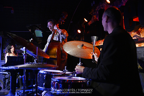 Amina Figarova Sextet (Jamboree, 2026-03-24 / Barcelona) Por Joan Cortès [INSTANTZZ AKA Galería fotográfica AKA Fotoblog de jazz, impro… y algo más] - Tomajazz - Amina Figarova Sextet actuó en Jamboree, Barceloa, el 24 de marzo de 2026. Joan Cortès lo retrata en INSTANTZZ. Amina Figarova Sextet son Amina Figarova, Bart Platteau, Yasek Manzano, Bill Mchenry, Ferenc Nemeth, Martin Leiton 