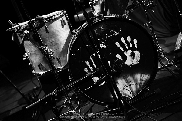 Arnau Obiols “Ocelltambor” (L’Auditori sla 3•Tete Montoliu, 2026-03-20 / Barcelona) Por Joan Cortès [INSTANTZZ AKA Galería fotográfica AKA Fotoblog de jazz, impro… y algo más] - Tomajazz - Arnau Obiols presentó “Ocelltambor” en L’Auditori de Barcelona, el 20 de marzo de 2026. Joan Cortès lo retrata en INSTANTZZ. Arnau Obiols actuó acompañado de Pep "Pepino" Pascual, Alba Careta, Artur Blasco, Santi Careta 