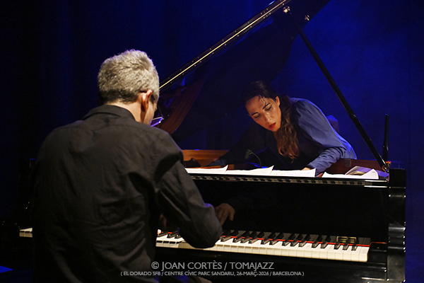 Ana Morales & Jose Carra “Fragilidades” (El Dorado sfb / Centre Cívic Parc Sandaru, 2026-03-26 / Barcelona) Por Joan Cortès [Flamencuras AKA INSTANTZZ AKA Galería fotográfica AKA Fotoblog de jazz, impro… y algo más] - Tomajazz - Ana Morales & Jose Carra “Fragilidades” actuaron en El Dorado sfb de Barcelona, el 26 de marzo de 2026. Joan Cortès lo retrata en las Flamencuras de INSTANTZZ