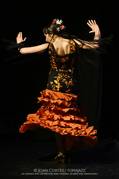 Claudia la Debla (El Dorado sfb / Centre Cívic Parc Sandaru, 2026-04-30 / Barcelona) Por Joan Cortès [Flamencuras AKA INSTANTZZ AKA Galería fotográfica AKA Fotoblog de jazz, impro… y algo más] - Tomajazz - Claudia la Debla actuó en El Dorado sfb de Barcelona, el 30 de abril de 2026. Joan Cortès lo retrata en las Flamencuras de INSTANTZZ. Actuaron Claudia la Debla, David Caro, Manuel de Gines 