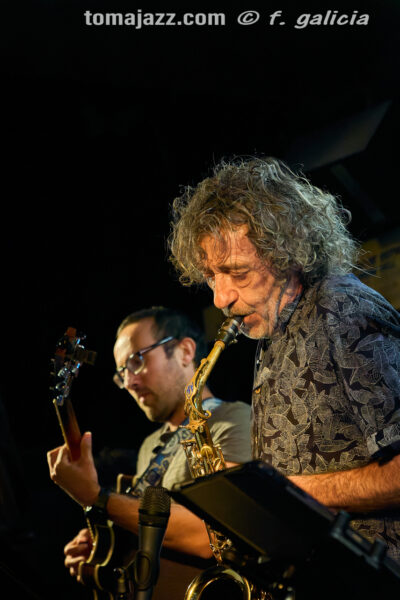 Vania Cuenca Jazz Group (Jimmy Glass Jazz Bar, Valencia. 2026-05-15) Por Fabio Galicia [INSTANTZZ AKA Galería fotográfica AKA Fotoblog de jazz, impro… y algo más] - Tomajazz - Vania Cuenca Jazz Group actuó en Jimmy Glass Jazz Bar de Valencia, el 15 de mayo de 2025. Fabio Galicia lo retrata en INSTANTZZ. Vania Cuenca Jazz Group son Ramón Cardo, Julián Román Martínez, Marian Escribano, Paco Melero, Juan Gaspar, Vania Cuenca, Chemi Sarrión 