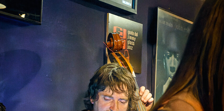 Vania Cuenca Jazz Group (Jimmy Glass Jazz Bar, Valencia. 2026-05-15) Por Fabio Galicia [INSTANTZZ AKA Galería fotográfica AKA Fotoblog de jazz, impro… y algo más] - Tomajazz - Vania Cuenca Jazz Group actuó en Jimmy Glass Jazz Bar de Valencia, el 15 de mayo de 2025. Fabio Galicia lo retrata en INSTANTZZ. Vania Cuenca Jazz Group son Ramón Cardo, Julián Román Martínez, Marian Escribano, Paco Melero, Juan Gaspar, Vania Cuenca, Chemi Sarrión
