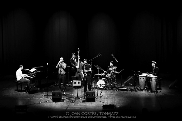 Marató de Jazz: Pol Omedes / Magalí Datzira / Pau Casares (L’Auditori S2•OM, 2026-05-10 / Barcelona) [2] Por Joan Cortès [INSTANTZZ AKA Galería fotográfica AKA Fotoblog de jazz, impro… y algo más] - Tomajazz - Marató de Jazz tuvo lugar en L'Auditori de Barcelona el 10 de mayo de 2026. En el segundo INSTANTZZ, Joan Cortès retrata a Pol Omedes, Magalí Datzira, Pau Casares