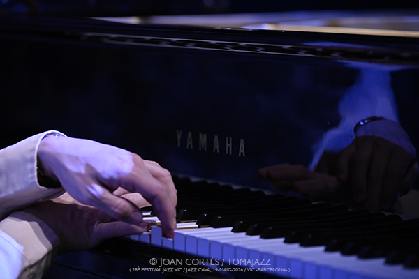 Jeppe Zeeberg “Pianíssim” (28è Festival Jazz Vic 2026 / Jazz Cava, 2026-05-14 / Vic -Barcelona-) [1] Por Joan Cortès [INSTANTZZ AKA Galería fotográfica AKA Fotoblog de jazz, impro… y algo más] - Tomajazz - Jeppe Zeeberg “Pianíssim” (28è Festival Jazz Vic 2026 / Jazz Cava, 2026-05-14 / Vic -Barcelona-) [1] Por Joan Cortès [INSTANTZZ