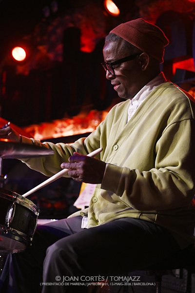 Álvaro Torres Trio “Mairena” (Jamboree-01, 2026-05-12 / Barcelona) Por Joan Cortès [INSTANTZZ AKA Galería fotográfica AKA Fotoblog de jazz, impro… y algo más] - Tomajazz - Álvaro Torres Trio “Mairena” actuó en Jamboree, Barcelona, el 12 de mayo de 2026. Joan Cortès lo retrata en INSTANTZZ. Actuaron Álvaro Torres, Masa Kamaguchi, Francisco Mela 