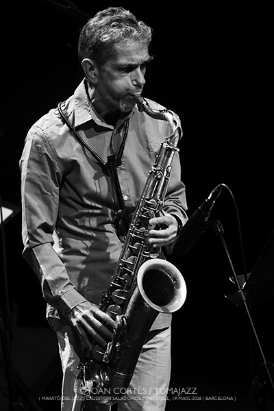 Marató de Jazz: Pol Omedes / Magalí Datzira / Pau Casares (L’Auditori S2•OM, 2026-05-10 / Barcelona) [2] Por Joan Cortès [INSTANTZZ AKA Galería fotográfica AKA Fotoblog de jazz, impro… y algo más] - Tomajazz - Marató de Jazz tuvo lugar en L'Auditori de Barcelona el 10 de mayo de 2026. En el segundo INSTANTZZ, Joan Cortès retrata a Pol Omedes, Magalí Datzira, Pau Casares