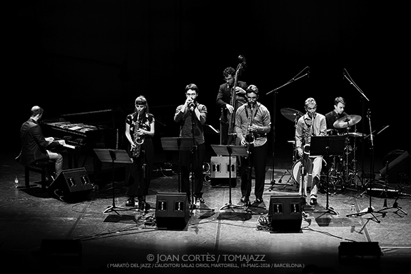 Marató de Jazz: Pol Omedes / Magalí Datzira / Pau Casares (L’Auditori S2•OM, 2026-05-10 / Barcelona) [2] Por Joan Cortès [INSTANTZZ AKA Galería fotográfica AKA Fotoblog de jazz, impro… y algo más] - Tomajazz - Marató de Jazz tuvo lugar en L'Auditori de Barcelona el 10 de mayo de 2026. En el segundo INSTANTZZ, Joan Cortès retrata a Pol Omedes, Magalí Datzira, Pau Casares