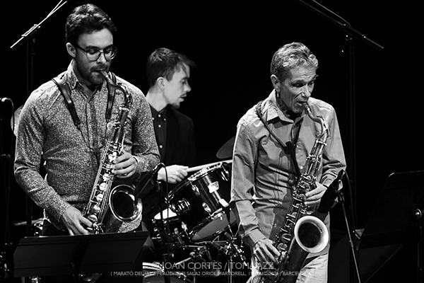 Marató de Jazz: Pol Omedes / Magalí Datzira / Pau Casares (L’Auditori S2•OM, 2026-05-10 / Barcelona) [2] Por Joan Cortès [INSTANTZZ AKA Galería fotográfica AKA Fotoblog de jazz, impro… y algo más] - Tomajazz - Marató de Jazz tuvo lugar en L'Auditori de Barcelona el 10 de mayo de 2026. En el segundo INSTANTZZ, Joan Cortès retrata a Pol Omedes, Magalí Datzira, Pau Casares