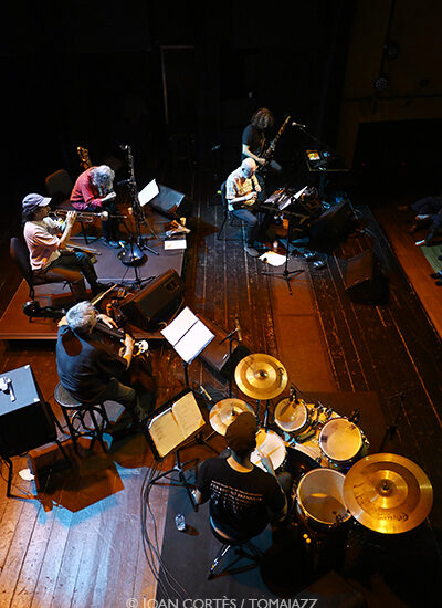 Macromassa 50 aniversari (C.A.T. -Centre Artesà Tradicionarius-, 2026-05-09 / Barcelona) Por Joan Cortès [INSTANTZZ AKA Galería fotográfica AKA Fotoblog de jazz, impro… y algo más] - Tomajazz - Macromassa celebró su 50 aniversario en C.A.T. -Centre Artesà Tradicionarius- de Barcelona, el 9 de mayo de 2026. Joan Cortès lo retrata en INSTANTZZ. Macromassa 50 aniversari fueron Juan Crek, Sergio Cao, Eduard Altaba, Pep Pascual, Pablo Volt, Carles Esteban, Andrés Torres