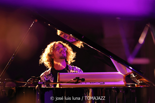 Florencio Cruz Electric Ensemble (Castell de Bellver, Palma. 2026-06-26)  Por Miquel Àngel Seguí y José Luis Luna Rocafort [Concierto de jazz] - Tomajazz - Florencio Cruz Electric Ensemble actuó en el Castell de Bellver de Palma el 26 de junio de 2026. Miquel Àngel Seguí y José Luis Luna Rocafort relatan el concierto