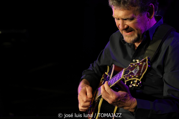 Leïla Duclos Quintet (Caixaforum Palma. 2026-07-02) Por Miquel Àngel Seguí y José Luis Luna Rocafort [Concierto de jazz] - Tomajazz - Leïla Duclos Quintet actuó en Caixaforum Palma el 2 de julio de 2026. Miquel Àngel Seguí y José Luis Luna Rocafort lo relatan y retratan. Actuaron Leïla Duclos, Giovanni Mirabassi, Jean-Philippe Bordier, Gilles Cocquard, Jean-Marc Robin 