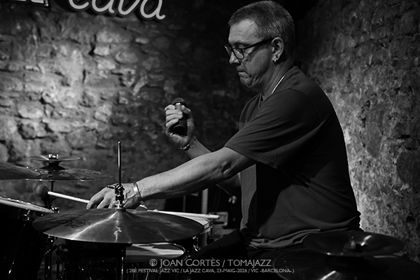 Nik Bärtsch & Kaspar Rast (28è Festival Jazz Vic / Jazz Cava, 2026-05-22 / Vic -Barcelona-) [5] Por Joan Cortès [INSTANTZZ AKA Galería fotográfica AKA Fotoblog de jazz, impro… y algo más] - Tomajazz - Nik Bärtsch & Kaspar Rast c(28è Festival Jazz Vic / Jazz Cava, 2026-05-22 / Vic -Barcelona-) [5] Por Joan Cortès [INSTANTZZ