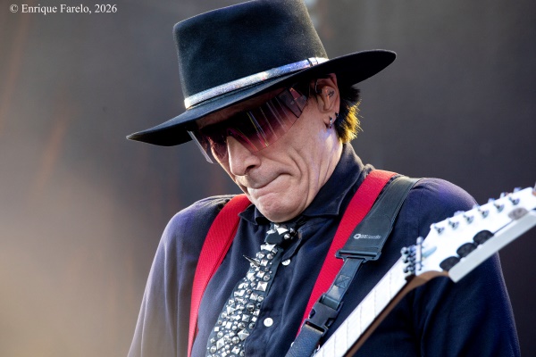 Beat (Adrian Belew, Steve Vai, Tony Levin y Danny Carey) (Noches del Botánico, Madrid. 2026-06-26) Por Enrique Farelo [Grabación de jazz] - Tomajazz - Beat, o lo que equivale a Adrian Belew, Steve Vai, Tony Levin y Danny Carey, actuaron en las Noches del Botánico de Madrid, el 26 de junio de 2026. Enrique Farelo repasa el concierto