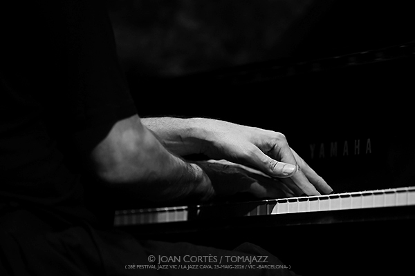 Nik Bärtsch & Kaspar Rast (28è Festival Jazz Vic / Jazz Cava, 2026-05-22 / Vic -Barcelona-) [5] Por Joan Cortès [INSTANTZZ AKA Galería fotográfica AKA Fotoblog de jazz, impro… y algo más] - Tomajazz - Nik Bärtsch & Kaspar Rast c(28è Festival Jazz Vic / Jazz Cava, 2026-05-22 / Vic -Barcelona-) [5] Por Joan Cortès [INSTANTZZ