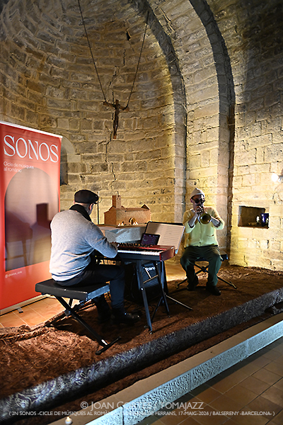 Raynald Colom & Roger Mas (Sonos 2026 / Sobirana de Ferrans, 2026-05-17 / Balsereny -Barcelona-) [y 2] Por Joan Cortès [INSTANTZZ AKA Galería fotográfica AKA Fotoblog de jazz, impro… y algo más] - Tomajazz - Raynald Colom & Roger Mas actuaron en Sonos 2026 en Sobirana de Ferrans,Balsereny, Barcelona. el 17 de mayo de 2026. Joan Cortès lo retrata en INSTANTZZ