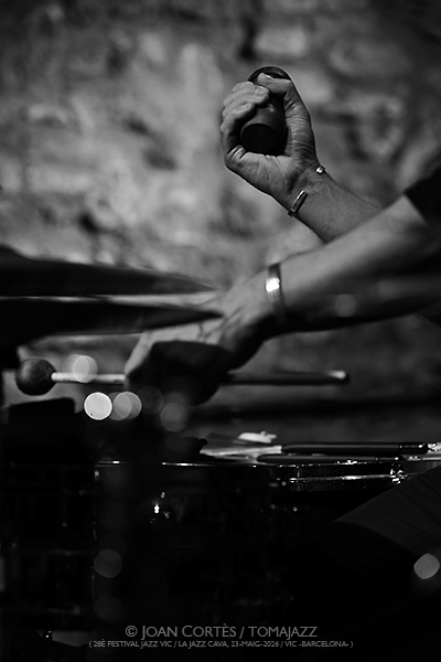 Nik Bärtsch & Kaspar Rast (28è Festival Jazz Vic / Jazz Cava, 2026-05-22 / Vic -Barcelona-) [5] Por Joan Cortès [INSTANTZZ AKA Galería fotográfica AKA Fotoblog de jazz, impro… y algo más] - Tomajazz - Nik Bärtsch & Kaspar Rast c(28è Festival Jazz Vic / Jazz Cava, 2026-05-22 / Vic -Barcelona-) [5] Por Joan Cortès [INSTANTZZ