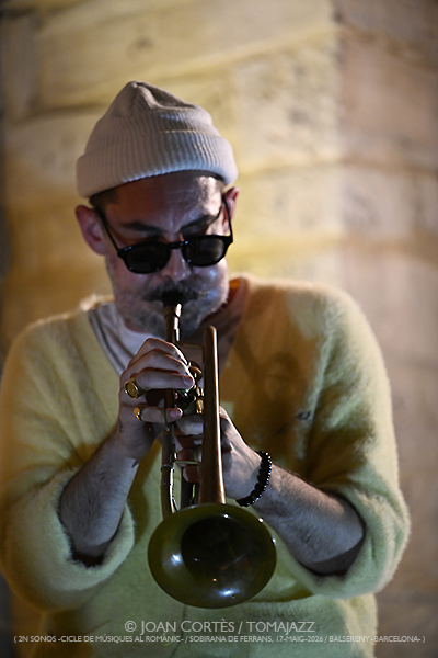 Raynald Colom & Roger Mas (Sonos 2026 / Sobirana de Ferrans, 2026-05-17 / Balsereny -Barcelona-) [y 2] Por Joan Cortès [INSTANTZZ AKA Galería fotográfica AKA Fotoblog de jazz, impro… y algo más] - Tomajazz - Raynald Colom & Roger Mas actuaron en Sonos 2026 en Sobirana de Ferrans,Balsereny, Barcelona. el 17 de mayo de 2026. Joan Cortès lo retrata en INSTANTZZ