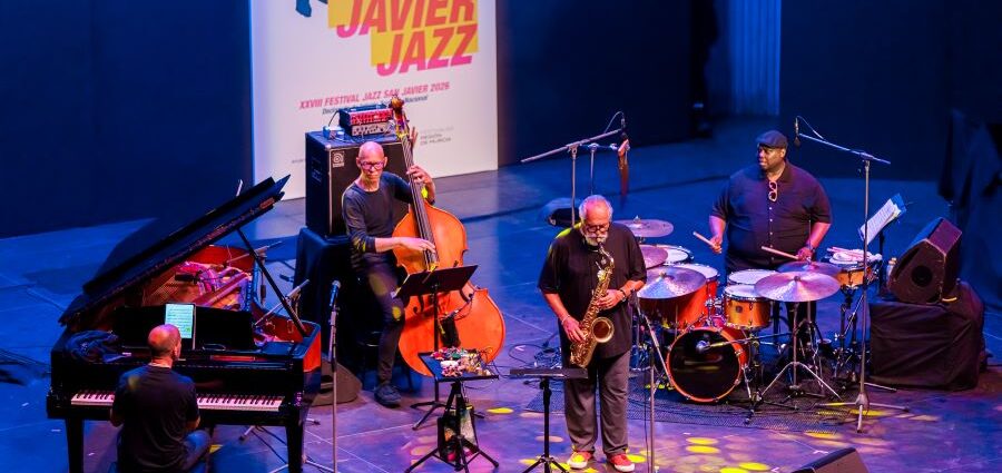 Joe Lovano & Antonio Faraò “Explorations” Feat. Ira Coleman and Johnathan Blake (XXVIII Festival Internacional de Jazz de San Javier 2026 - Murcia. 2026-07-01)  Por José Antonio García López y Pedro Sáez [Concierto de jazz] - Tomajazz - Joe Lovano & Antonio Faraò “Explorations” Feat. Ira Coleman and Johnathan Blake actuaron en el XXVIII Festival Internacional de Jazz de San Javier 2026. José Antonio García López y Pedro Sáez lo relatan y retratan