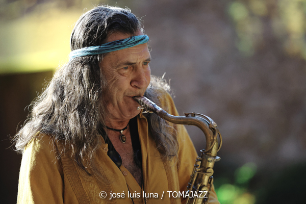 Jorge Pardo Quartet (Gran Hotel Son Net, Puigpunyent, Mallorca. 2026-07-04) [INSTANTZZ AKA Galería fotográfica AKA Fotoblog de jazz, impro… y algo más] - Tomajazz - Jorge Pardo Quartet actuó en Gran Hotel Son Net, en Puigpunyent, Mallorca, el 4 de julio de 2026. José Luis Luna Rocafort lo retrata en INSTANTZZ. Actuaron Jorge Pardo, Toni Cuenca: bajo eléctrico Josep Pou: piano Benji Habichuela