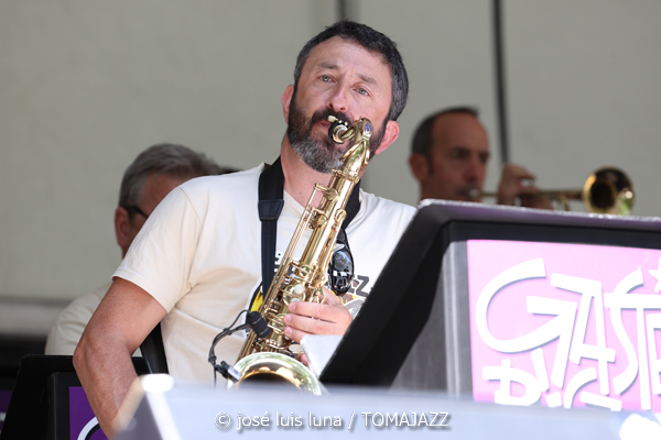 Gasteiz Big Band (49 Festival de Jazz de Vitoria-Gasteiz 2026. 2026-07-11) Por José Luis Luna Rocafort [INSTANTZZ AKA Galería fotográfica AKA Fotoblog de jazz, impro… y algo más] - Tomajazz