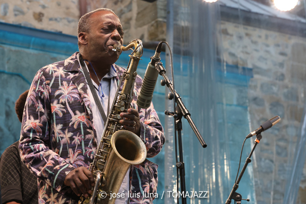David Murray Quartet (61 Jazzaldia 2026. Donosti. 2026-07-23) Por José Luis Luna Rocafort [INSTANTZZ AKA Galería fotográfica AKA Fotoblog de jazz, impro… y algo más] - Tomajazz - David Murray Quartet actuó en el 61 Jazzaldia 2026, el 23 de julio de 2026. José Luis Luna Rocafort lo retrata en INSTANTZZ. Actuaron David Murray, Marta Sánchez, Luke Steward, Russell Carter, Francesca Cinelli