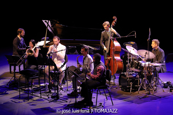 Samara Joy & Her Septet (45 Aniversario del Festival de Jazz de Palma. Trui Teatre, Palma. 2026-07-25) Por Miquel Àngel Seguí y José Luis Luna Rocafort [Concierto de jazz] - Tomajazz - Samara Joy & Her Septet actuaron en el 45 Aniversario del Festival de Jazz de Palma, el 25 de julio de 2026. Miquel Àngel Seguí y José Luis Luna Rocafort repasan el concierto. Actuaron Samara Joy, Evan Sherman, Marty Jaffe, Conor Rohrer, Nanami Haruta, Jason Charos, David Mason, Kendrick McCallister 