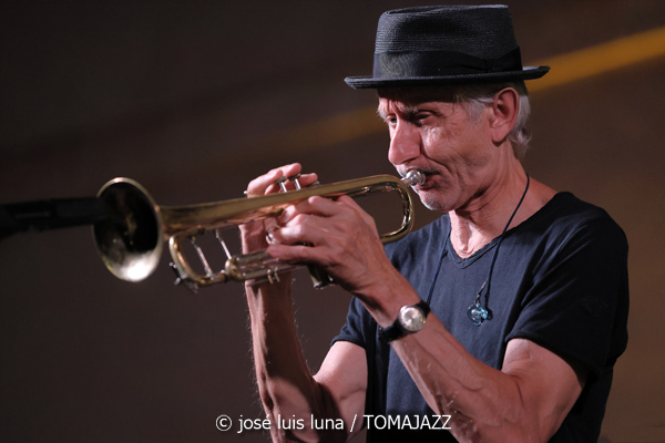 Erik Truffaz & Antonio Lizana. New Sketches of Spain (32 Mallorca Jazz Sa Pobla 2026. Sa Pobla, Mallorca. 2026-07-28) Por Miquel Àngel Seguí y José Luis Luna Rocafort [Concierto de jazz] - Tomajazz - Erik Truffaz & Antonio Lizana con su proyecto New Sketches of Spain actuaron en la inauguración del 32 Mallorca Jazz Sa Pobla 2026. Miquel Àngel Seguí y José Luis Luna Rocafort dan cuenta de la cita. Intervinieron Erik Truffaz, Antonio Lizana, Renaud Gabriel Pion, Sara Sánchez, Pau Figueres, Arin Keshishi, Manuel de la Torre, Vincent Thomas 