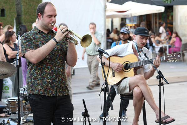 Rupanco (49 Festival de Jazz de Vitoria-Gasteiz 2026. 2026-07-08) Por José Luis Luna Rocafort [INSTANTZZ AKA Galería fotográfica AKA Fotoblog de jazz, impro… y algo más] - Tomajazz - Rupanco actuó en el 49 Festival de Jazz de Vitoria-Gasteiz 2026. José Luis Luna Rocafort lo retrata en INSTANTZZ. Rupanco son Agustín Chaves, Jon G. Labat, Jorge Sánchez, Aritza Castro, Aimar Palacios