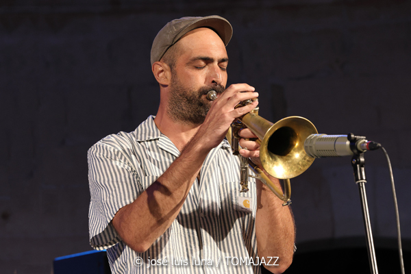 Pep Garau Septet (Jazz Palma Festival 2026. Castell de Bellver, Palma de Mallorca. 2026-08-13) Por Miquel Àngel Seguí y José Luis Luna Rocafort [Concierto de jazz] - Tomajazz - Pep Garau Septet actuó en el Jazz Palma Festival 2026. Miquel Àngel Seguí y José Luis Luna Rocafort repasan el concierto. Actuaron Pep Garau, Enrique Oliver, Jaume Riera, Marko Lohikari, Benji Habichuela, Josep Lluís Garcia, Marius Koopmann
