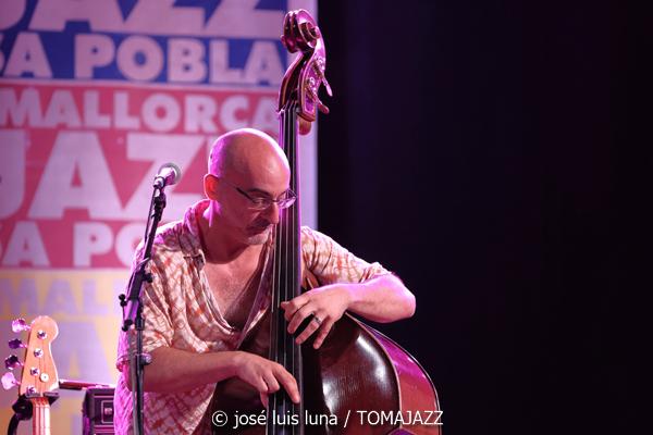 Lucía Rey Quartet  (32 Mallorca Jazz Sa Pobla 2026. Sa Pobla, Mallorca. 2026-08-18) Por Miquel Àngel Seguí y José Luis Luna Rocafort [Concierto de jazz] - Tomajazz - Lucía Rey Quartet actuó en el 32 Mallorca Jazz Sa Pobla 2026, el 18 de agosto de 2026. Miquel Àngel Seguí y José Luis Luna Rocafort relatan el concierto. Actuaron Lucía Rey, Ander García, Michael Olivera, Juan Carlos Aracil