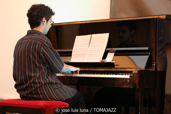 Fran Ramos Quartet (32 Mallorca Jazz Sa Pobla 2026. Sa Pobla, Mallorca. 2026-07-30) Por José Luis Luna Rocafort [INSTANTZZ AKA Galería fotográfica AKA Fotoblog de jazz, impro… y algo más] - Tomajazz - Fran Ramos Quartet actuó en el 32 Mallorca Jazz Sa Pobla 2026 en Mallorca, el 30 de julio de 202. Sa Pobla, Mallorca. 2026-07-30) Por José Luis Luna Rocafort [INSTANTZZ AKA Galería fotográfica AKA Fotoblog de jazz, impro… y algo más]