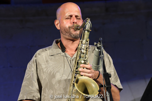 Pep Garau Septet (Jazz Palma Festival 2026. Castell de Bellver, Palma de Mallorca. 2026-08-13) Por Miquel Àngel Seguí y José Luis Luna Rocafort [Concierto de jazz] - Tomajazz - Pep Garau Septet actuó en el Jazz Palma Festival 2026. Miquel Àngel Seguí y José Luis Luna Rocafort repasan el concierto. Actuaron Pep Garau, Enrique Oliver, Jaume Riera, Marko Lohikari, Benji Habichuela, Josep Lluís Garcia, Marius Koopmann

