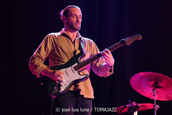 China Moses (32 Mallorca Jazz Sa Pobla 2026. Sa Pobla, Mallorca. 2026-08-04) Por Miquel Àngel Seguí y José Luis Luna Rocafort [Concierto de jazz] - Tomajazz - China Moses actuó en el 32 Mallorca Jazz Sa Pobla 2026 de Mallorca el 4 de agosto de 2026. Miquel Àngel Seguí y José Luis Luna Rocafort relatan/retratan el concierto. Actuaron China Moses, Joshua Eniraiyetan “Insxght”, Ebow Mensah “Lox”, Immanuel Simelane, Jérôme Cornelis