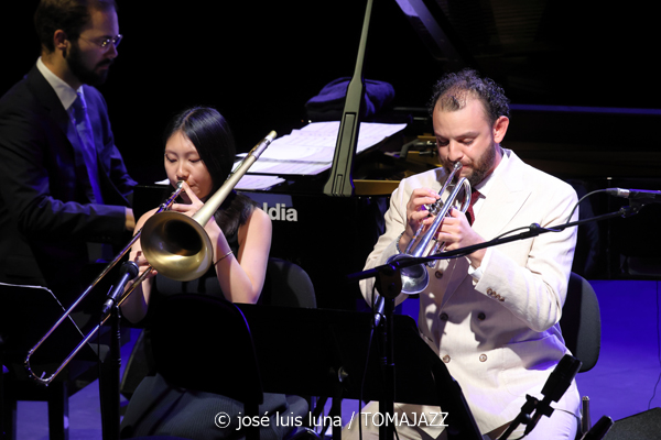 Samara Joy & Her Septet (45 Aniversario del Festival de Jazz de Palma. Trui Teatre, Palma. 2026-07-25) Por Miquel Àngel Seguí y José Luis Luna Rocafort [Concierto de jazz] - Tomajazz - Samara Joy & Her Septet actuaron en el 45 Aniversario del Festival de Jazz de Palma, el 25 de julio de 2026. Miquel Àngel Seguí y José Luis Luna Rocafort repasan el concierto. Actuaron Samara Joy, Evan Sherman, Marty Jaffe, Conor Rohrer, Nanami Haruta, Jason Charos, David Mason, Kendrick McCallister 