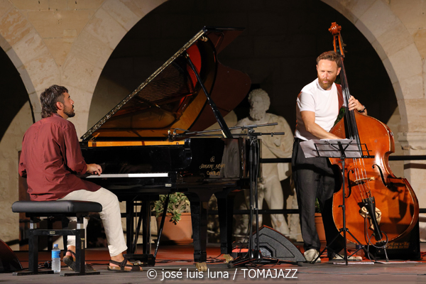 Pep Garau Septet (Jazz Palma Festival 2026. Castell de Bellver, Palma de Mallorca. 2026-08-13) Por Miquel Àngel Seguí y José Luis Luna Rocafort [Concierto de jazz] - Tomajazz - Pep Garau Septet actuó en el Jazz Palma Festival 2026. Miquel Àngel Seguí y José Luis Luna Rocafort repasan el concierto. Actuaron Pep Garau, Enrique Oliver, Jaume Riera, Marko Lohikari, Benji Habichuela, Josep Lluís Garcia, Marius Koopmann
