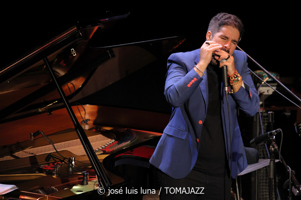 Javi Ruibal Cuarteto (XXII JazzEñe 2026. Teatro Victoria Eugenia, Donostia - San Sebastián. 2026-07-22) Por José Luis Luna Rocafort [INSTANTZZ AKA Galería fotográfica AKA Fotoblog de jazz, impro… y algo más] - Tomajazz - Javi Ruibal Cuarteto actuó en el XXII JazzEñe 2026. José Luis Luna Rocafort lo retrata en INSTANTZZ. Javi Ruibal Cuarteto son Javi Ruibal, Diego Villegas, Oscar Álvarez, Alejandro Marcos