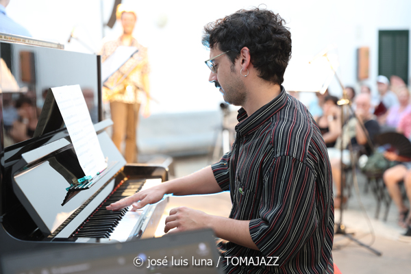 Fran Ramos Quartet (32 Mallorca Jazz Sa Pobla 2026. Sa Pobla, Mallorca. 2026-07-30) Por José Luis Luna Rocafort [INSTANTZZ AKA Galería fotográfica AKA Fotoblog de jazz, impro… y algo más] - Tomajazz - Fran Ramos Quartet actuó en el 32 Mallorca Jazz Sa Pobla 2026 en Mallorca, el 30 de julio de 202. Sa Pobla, Mallorca. 2026-07-30) Por José Luis Luna Rocafort [INSTANTZZ AKA Galería fotográfica AKA Fotoblog de jazz, impro… y algo más]