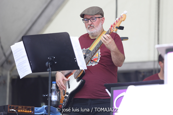 Gasteiz Big Band (49 Festival de Jazz de Vitoria-Gasteiz 2026. 2026-07-11) Por José Luis Luna Rocafort [INSTANTZZ AKA Galería fotográfica AKA Fotoblog de jazz, impro… y algo más] - Tomajazz - Gasteiz Big Band actuó en el 49 Festival de Jazz de Vitoria-Gasteiz 2026. José Luis Luna Rocafort lo retrata en INSTANTZZ