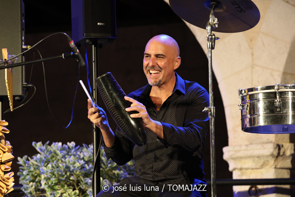Pep Garau Septet (Jazz Palma Festival 2026. Castell de Bellver, Palma de Mallorca. 2026-08-13) Por Miquel Àngel Seguí y José Luis Luna Rocafort [Concierto de jazz] - Tomajazz - Pep Garau Septet actuó en el Jazz Palma Festival 2026. Miquel Àngel Seguí y José Luis Luna Rocafort repasan el concierto. Actuaron Pep Garau, Enrique Oliver, Jaume Riera, Marko Lohikari, Benji Habichuela, Josep Lluís Garcia, Marius Koopmann
