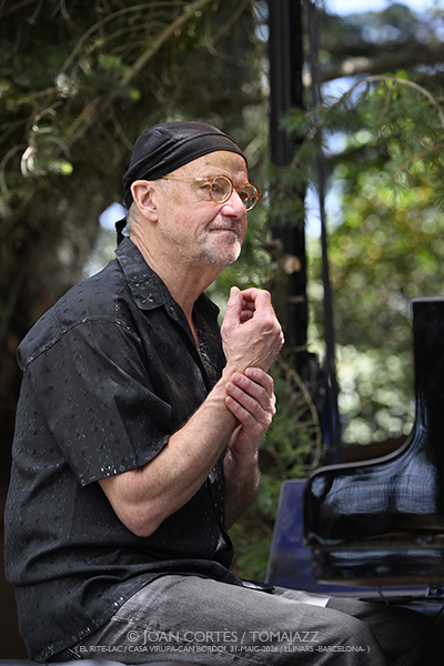 Jon Balke’s Siwan / Alba Careta Group (El Rite-LAC / Casa Virupa-Can Bordoi, 2026-05-31 / Llinars -Barcelona-) [04] Por Joan Cortès [INSTANTZZ AKA Galería fotográfica AKA Fotoblog de jazz, impro… y algo más] - Tomajazz - Jon Balke’s Siwan y Alba Careta Group actuaron en El Rite-LAC en Llinars, Barcelona, el 31 de mayo de 2026.  Joan Cortès lo retrata en INSTANTZZ. Actuaron Jon Balke, Mona Boutchebak, Pedram Khavar Zamini, Derya Turkan, Alba Careta, Lucas Martínez, Roger Santacana, Giuseppe Campisi, Jordi Pallarés